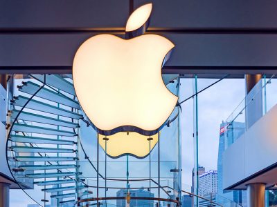 Tech Giant Apple to enter the Healthcare world, What is at Stake?