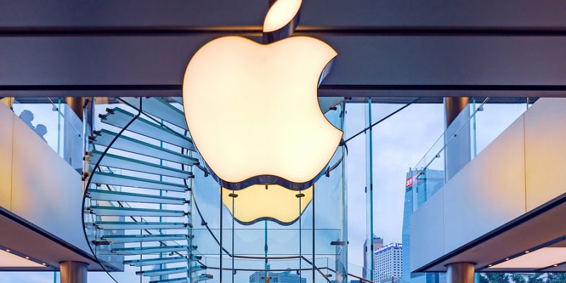 Tech Giant Apple to enter the Healthcare world, What is at Stake?